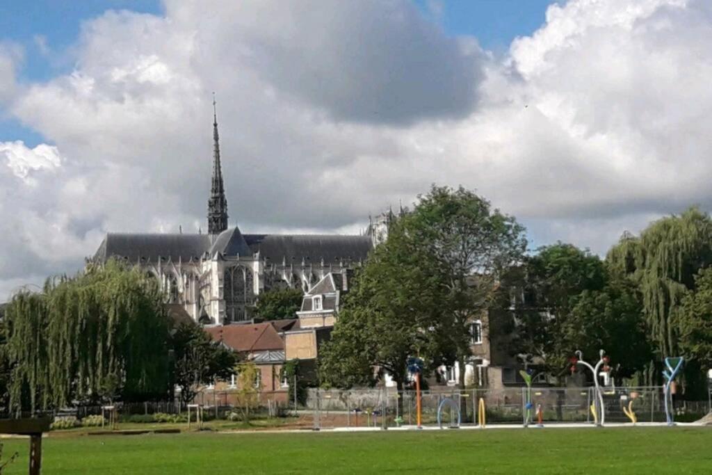 Maison Famille-Confort-Terrasse Jardin-Vue Cathedrale أميا المظهر الخارجي الصورة