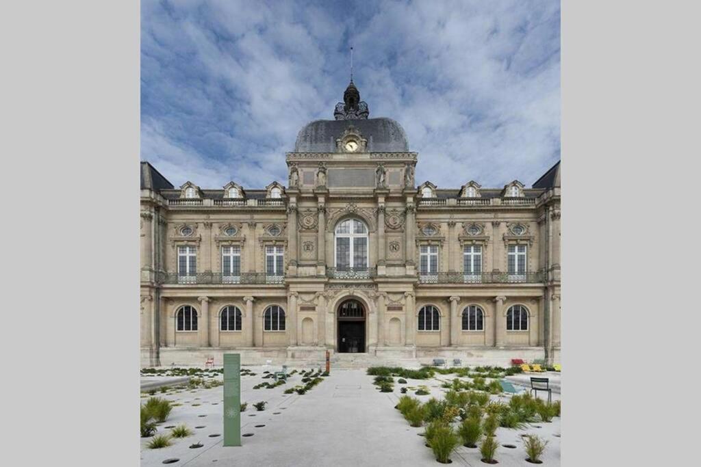 Maison Famille-Confort-Terrasse Jardin-Vue Cathedrale أميا المظهر الخارجي الصورة