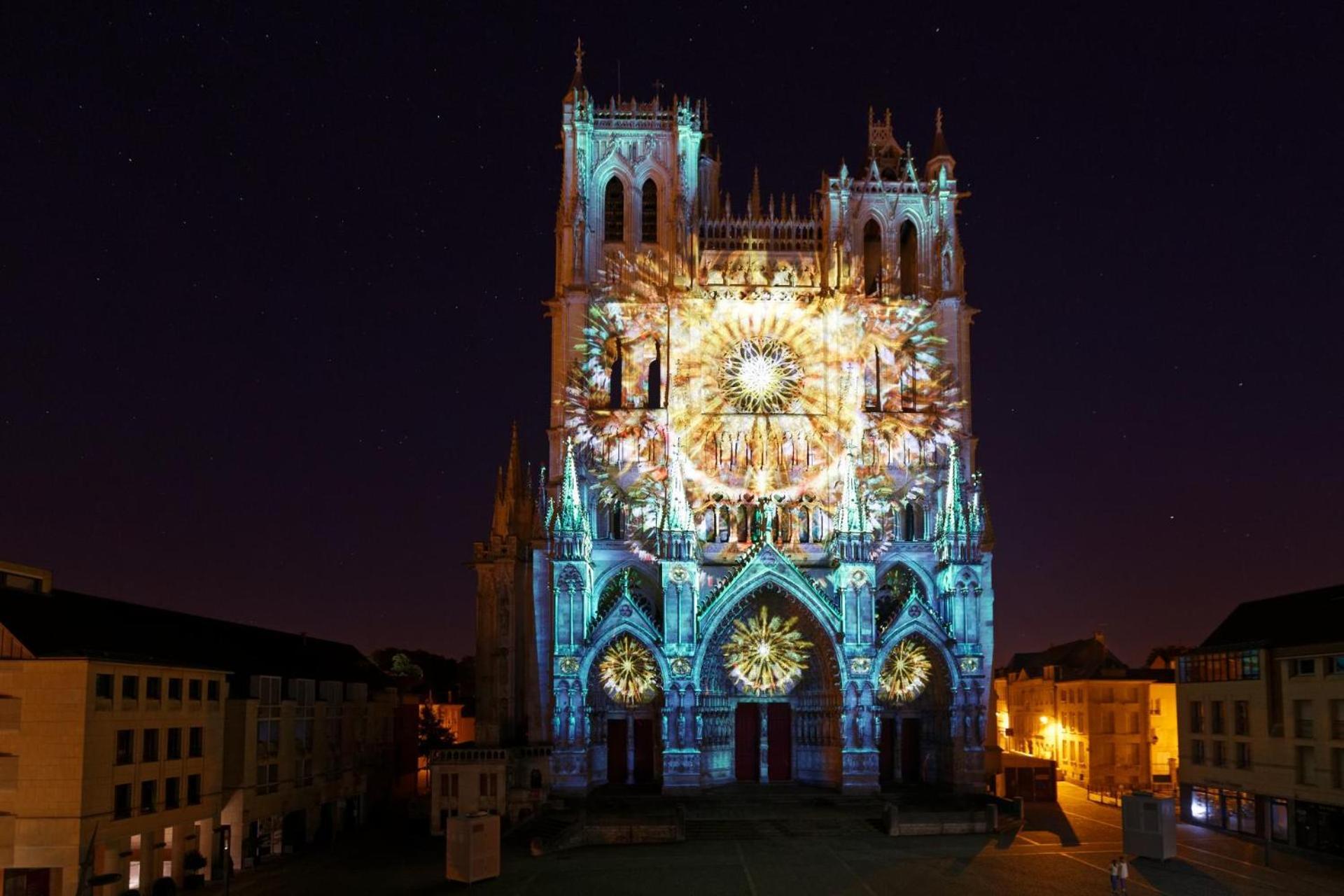 Maison Famille-Confort-Terrasse Jardin-Vue Cathedrale أميا المظهر الخارجي الصورة
